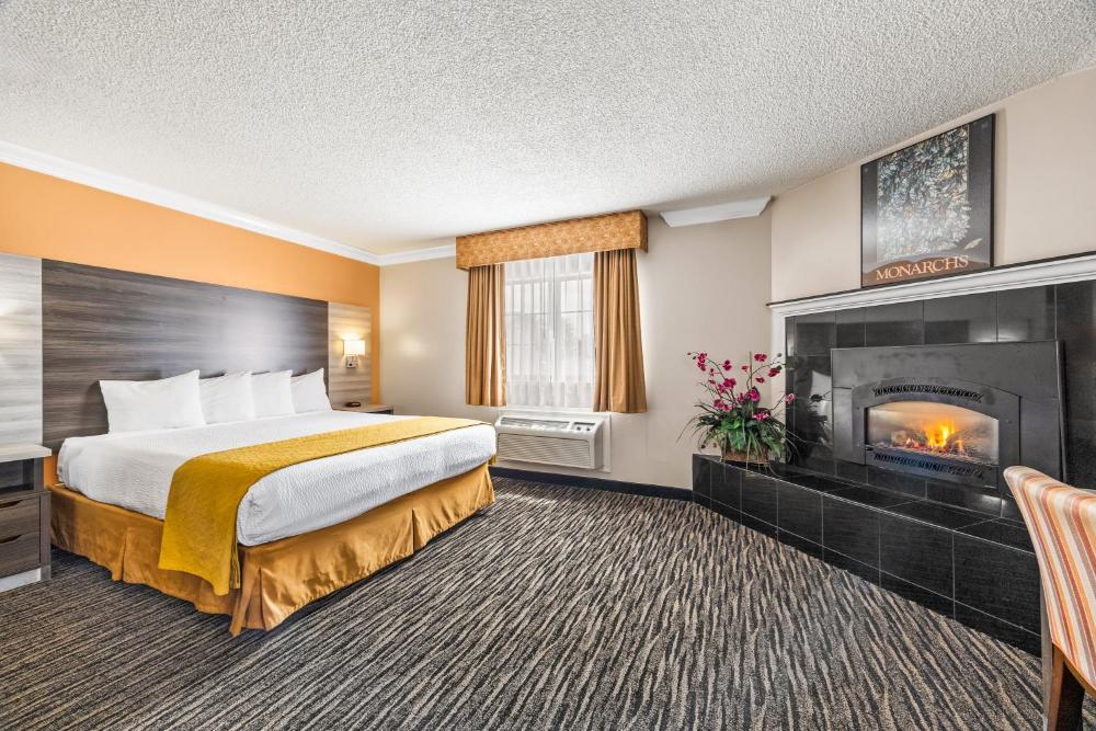 King Room with Fireplace interior