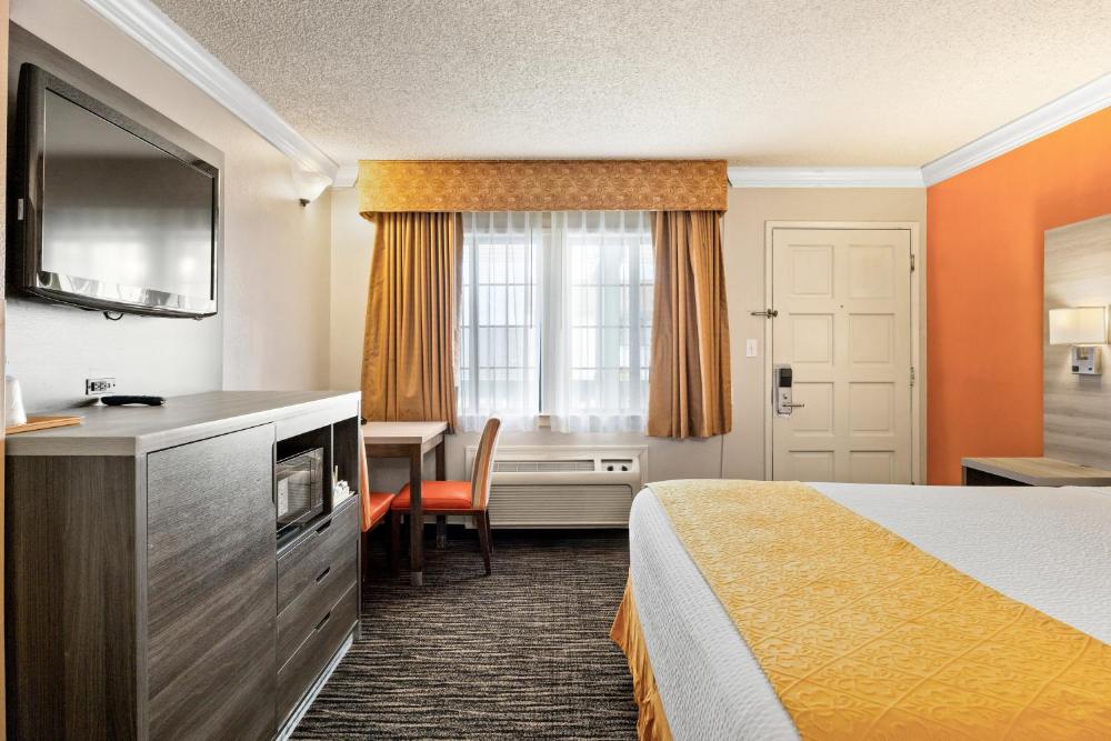 Arbor Inn Monterey